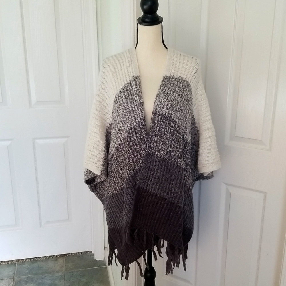 AE Knit Poncho